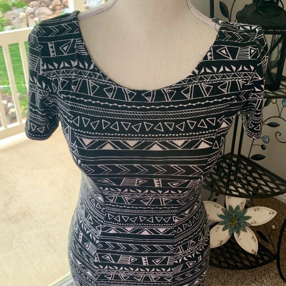 Backless Black Aztec Maxi Dress - Picture 5 of 8